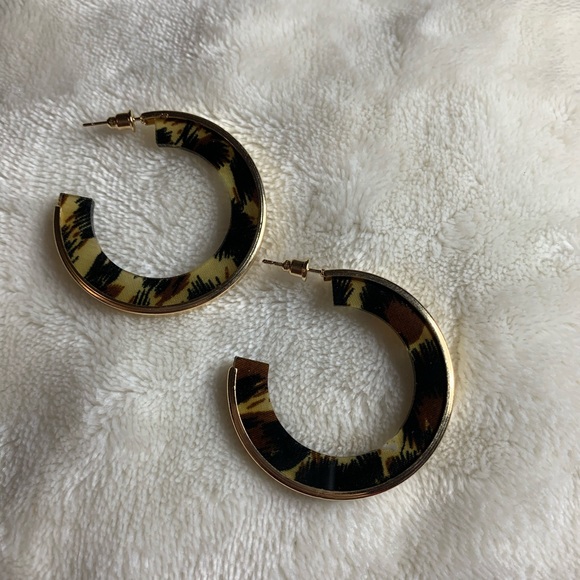 Jewelry - Resin hoop earrings